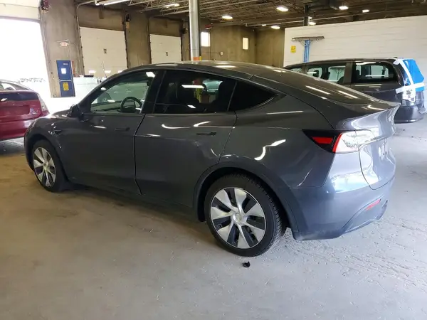 7SAYGAEE8PF972226 2023 TESLA MODEL Y - Image 2