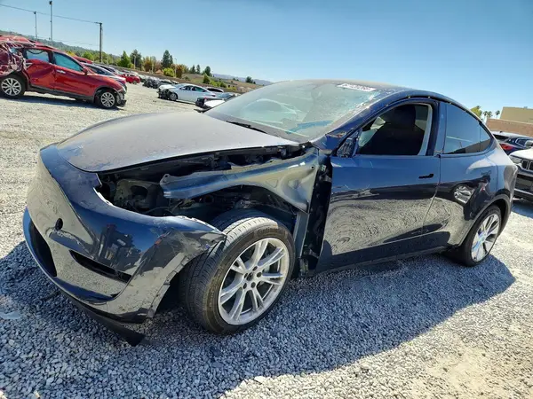 7SAYGAEE8RF004114 2024 TESLA MODEL Y - Image 1