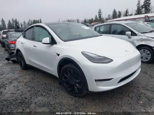 7SAYGAEE8RF004419 2024 TESLA MODEL Y - Image 1