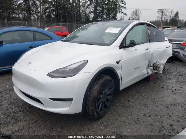 7SAYGAEE8RF004419 2024 TESLA MODEL Y - Image 2