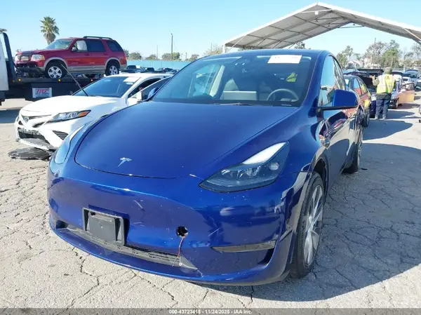 7SAYGAEE8RF009832 2024 TESLA MODEL Y - Image 2