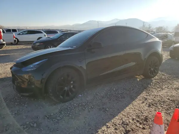 7SAYGAEE8RF017168 2024 TESLA MODEL Y - Image 1