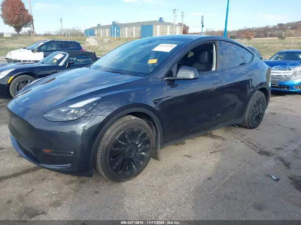 7SAYGAEE8RF029398 2024 TESLA MODEL Y - Image 2