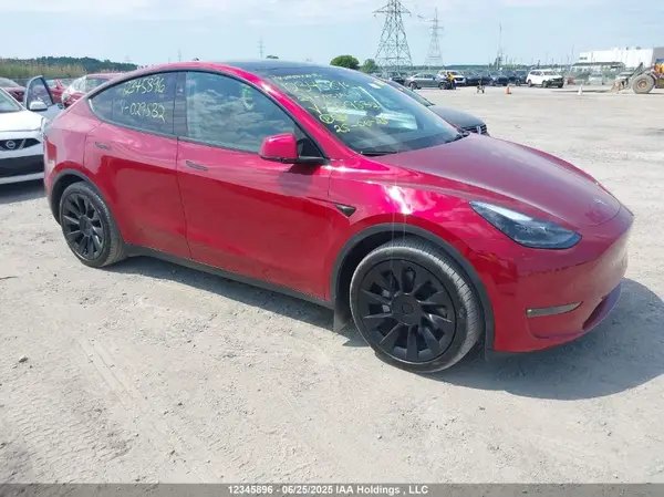 7SAYGAEE8RF029532 2024 TESLA MODEL Y - Image 1