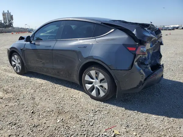 7SAYGAEE8RF033273 2024 TESLA MODEL Y - Image 2