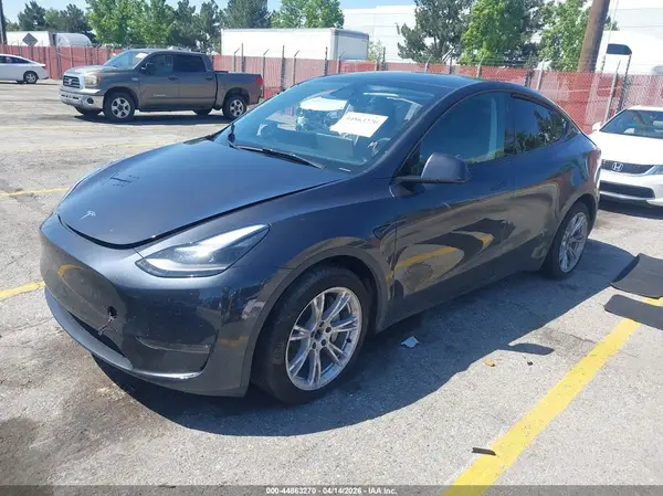 7SAYGAEE8RF034696 2024 TESLA MODEL Y - Image 2