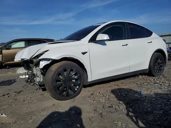 7SAYGAEE8RF037176 2024 TESLA MODEL Y - Image 1