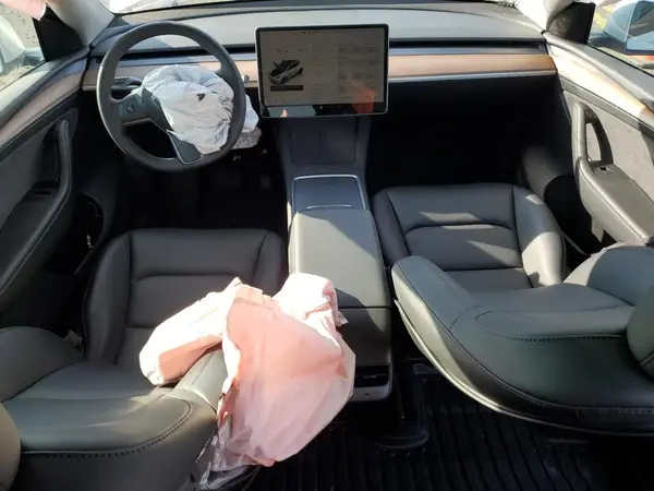 7SAYGAEE8RF037176 2024 TESLA MODEL Y - Image 8