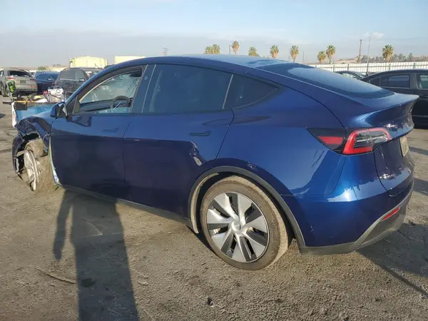 7SAYGAEE8RF054723 2024 TESLA MODEL Y - Image 2