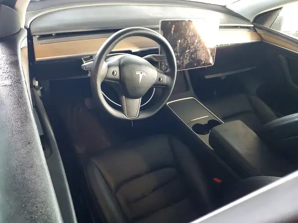 7SAYGAEE8RF067066 2024 TESLA MODEL Y - Image 8