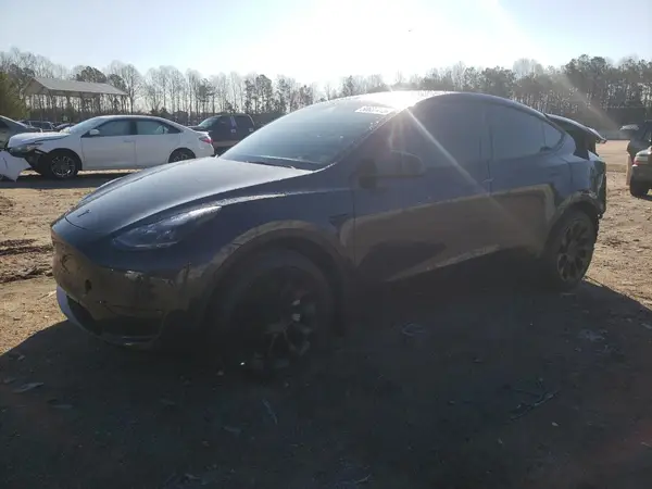 7SAYGAEE8RF074213 2024 TESLA MODEL Y - Image 1