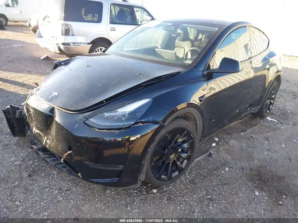 7SAYGAEE8RF081064 2024 TESLA MODEL Y - Image 2