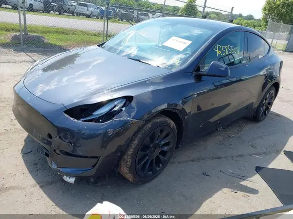 7SAYGAEE8RF085941 2024 TESLA MODEL Y - Image 2