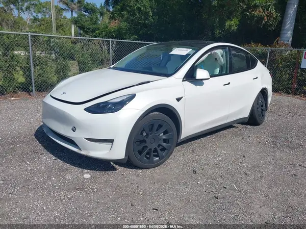 7SAYGAEE8RF089942 2024 TESLA MODEL Y - Image 2