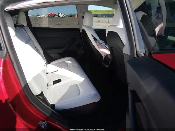 7SAYGAEE8RF109896 2024 TESLA MODEL Y - Image 8