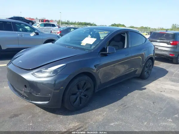 7SAYGAEE8RF114614 2024 TESLA MODEL Y - Image 2