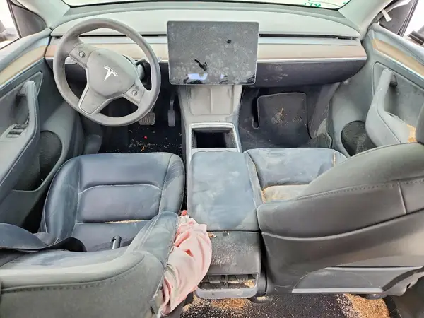 7SAYGAEE8RF116654 2024 TESLA MODEL Y - Image 8