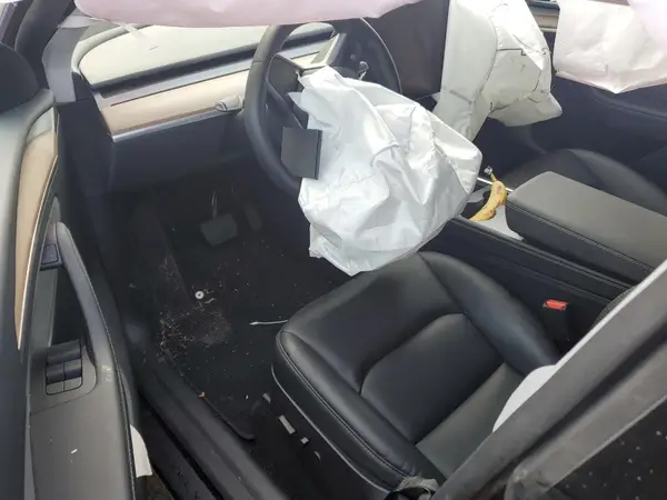 7SAYGAEE8RF120476 2024 TESLA MODEL Y - Image 8