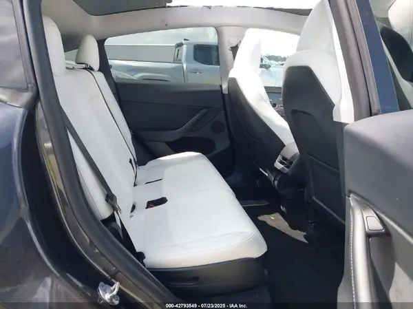 7SAYGAEE8RF159312 2024 TESLA MODEL Y - Image 8