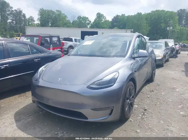 7SAYGAEE8RF178443 2024 TESLA MODEL Y - Image 2