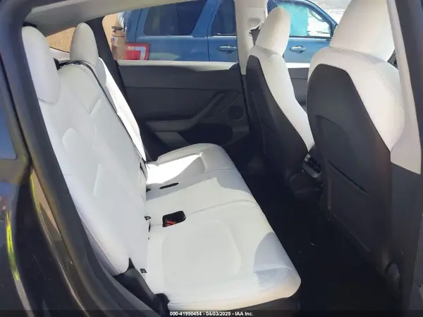 7SAYGAEE8RF198286 2024 TESLA MODEL Y - Image 8
