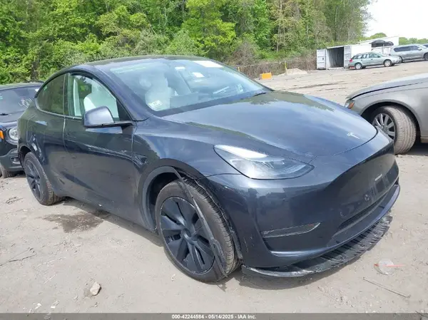 7SAYGAEE8RF198904 2024 TESLA MODEL Y - Image 1