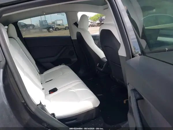 7SAYGAEE8RF198904 2024 TESLA MODEL Y - Image 8