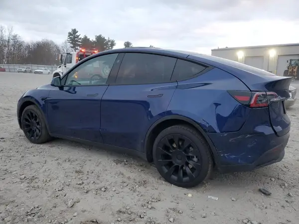 7SAYGAEE8RF200456 2024 TESLA MODEL Y - Image 2