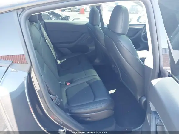 7SAYGAEE8RF211201 2024 TESLA MODEL Y - Image 8