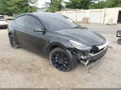 7SAYGAEE8RF981883 2024 TESLA MODEL Y