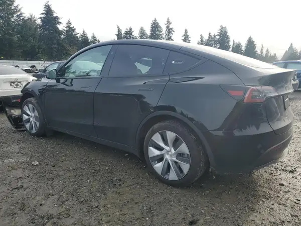 7SAYGAEE8RF985321 2024 TESLA MODEL Y - Image 2