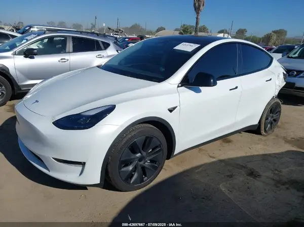 7SAYGAEE8SF218428 2025 TESLA MODEL Y - Image 2