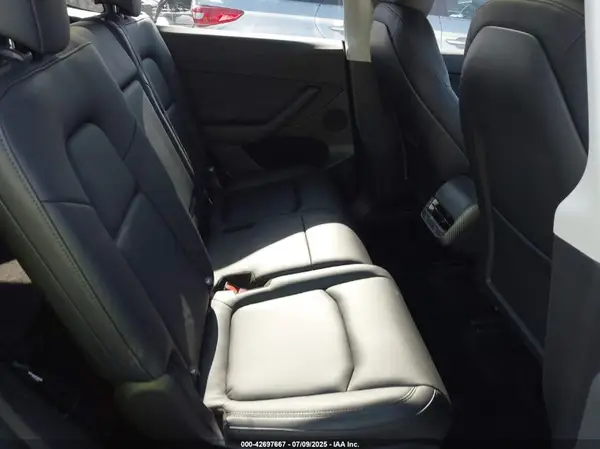 7SAYGAEE8SF218428 2025 TESLA MODEL Y - Image 8