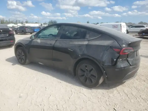 7SAYGAEE8SF226397 2025 TESLA MODEL Y - Image 2