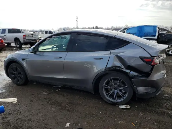 7SAYGAEE8SF229297 2025 TESLA MODEL Y - Image 2