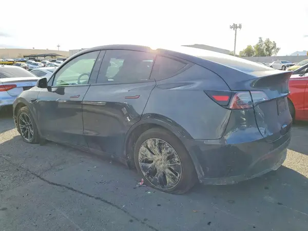 7SAYGAEE8SF236184 2025 TESLA MODEL Y - Image 2