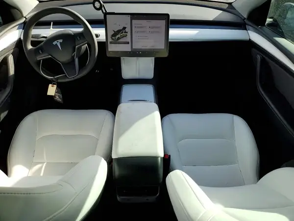 7SAYGAEE8SF236184 2025 TESLA MODEL Y - Image 8