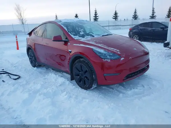 7SAYGAEE8SF236265 2025 TESLA MODEL Y - Image 1