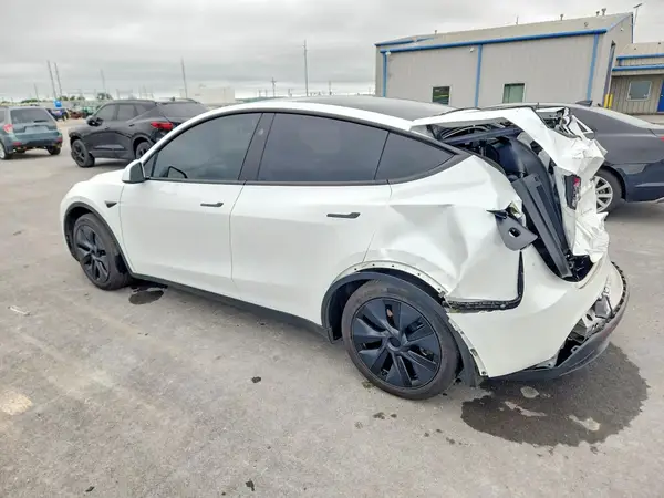 7SAYGAEE8SF247833 2025 TESLA MODEL Y - Image 2