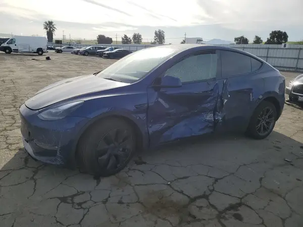 7SAYGAEE8SF262557 2025 TESLA MODEL Y - Image 1