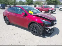 7SAYGAEE8SF265863 2025 TESLA MODEL Y