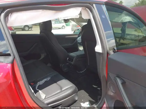 7SAYGAEE8SF265863 2025 TESLA MODEL Y - Image 8