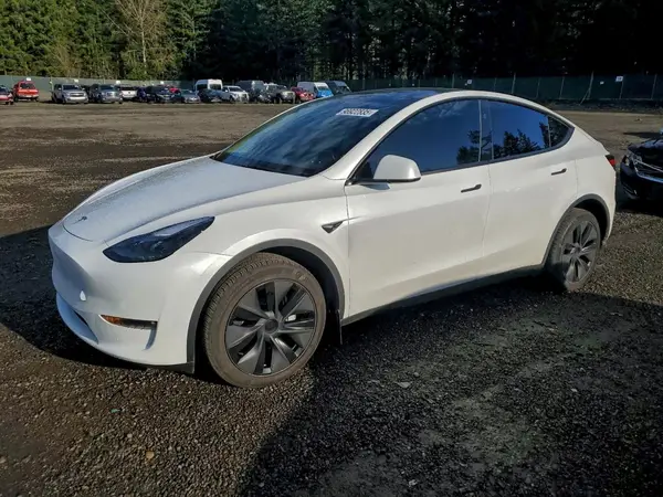 7SAYGAEE8SF266785 2025 TESLA MODEL Y - Image 1