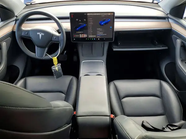 7SAYGAEE8SF267371 2025 TESLA MODEL Y - Image 8