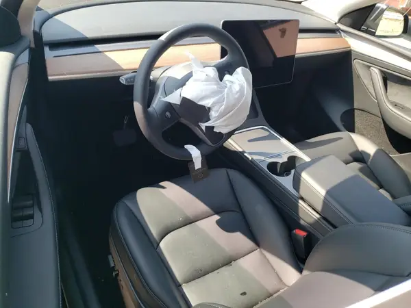 7SAYGAEE8SF276152 2025 TESLA MODEL Y - Image 8