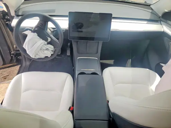 7SAYGAEE8SF286759 2025 TESLA MODEL Y - Image 8
