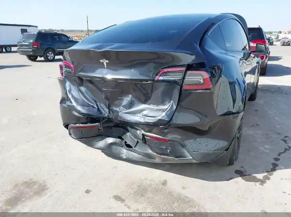 2025 TESLA MODEL Y auction photo 6