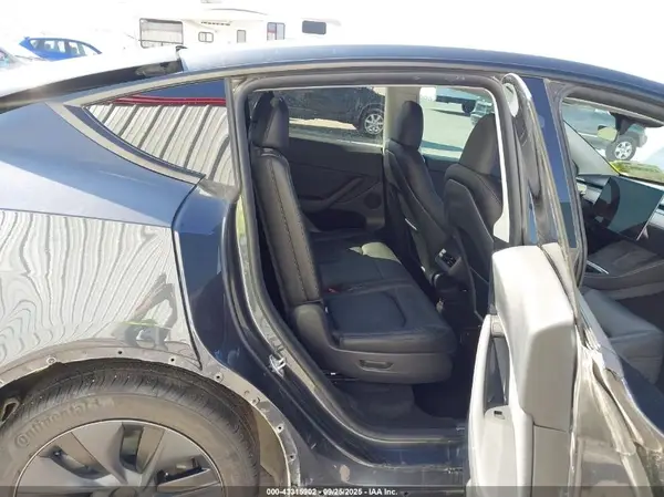 7SAYGAEE8SF293792 2025 TESLA MODEL Y - Image 8