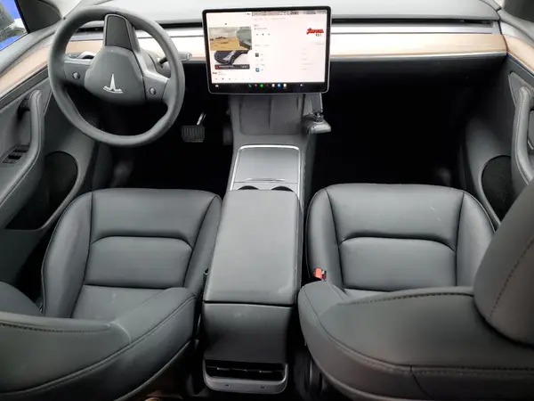 7SAYGAEE8SF308470 2025 TESLA MODEL Y - Image 8