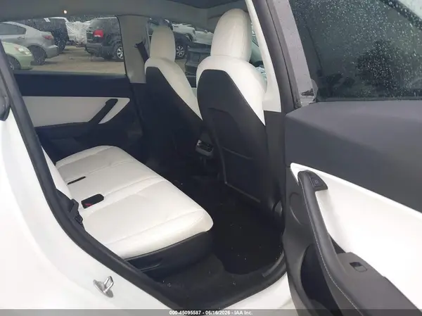 7SAYGAEE9NF308739 2022 TESLA MODEL Y - Image 8